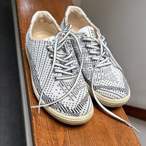 EccoBlack and White Patterned golf shoes